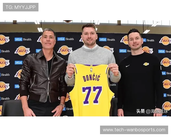 东契奇使用率飙至生涯峰值 独行侠火力全压一人阵容危机悄然浮现 东契奇使用率飙至生涯峰值 独行侠火力全压一人阵容危机悄然浮现